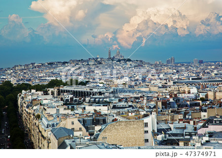 View on Montmarte and Sacre-Coeur Basilica, Paris, France 47374971