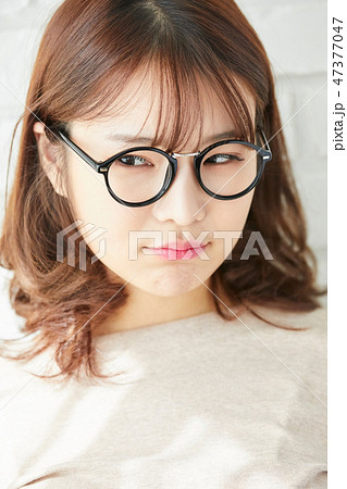 女性　ライフスタイル　リラックス 47377047