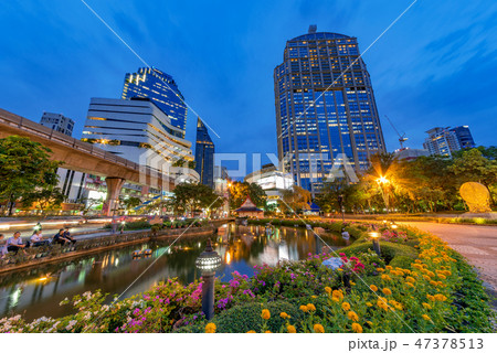 Benchasiri Park night view Benchasiri Park night view 47378513