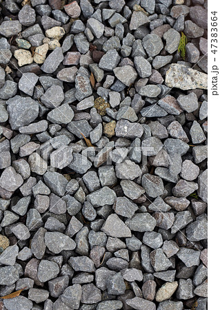 大きめの砂利を敷き詰めた背景素材 47383664