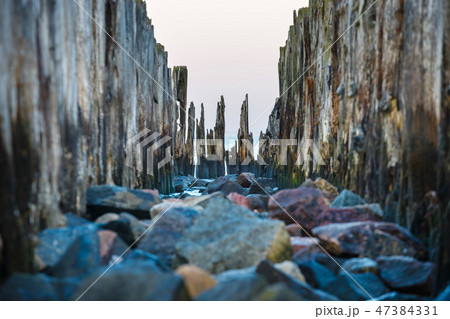 Beautiful and tranquil sunset over the sea Beautiful and tranquil sunset over the sea 47384331