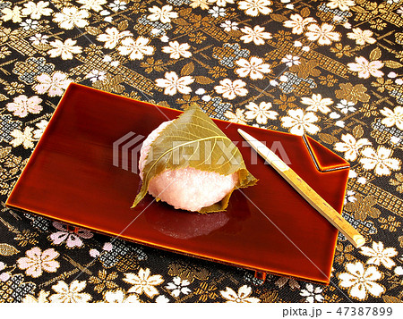 桜餅 漆塗りの角皿 黒文字 桜餅 漆塗りの角皿 黒文字 47387899