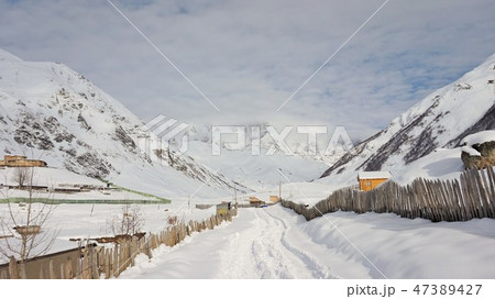 雪山 フェンス 雪景色 47389427