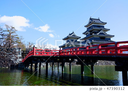 国宝松本城【大天守・渡櫓・乾小天守・埋橋】　　松本市 47390312