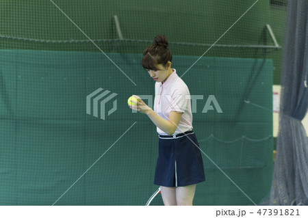 テニス、女性、テニスコート、ラケット、スクール 47391821