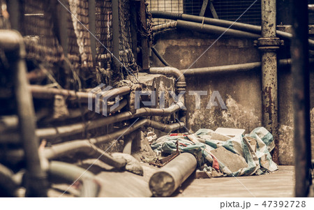 Messy side alley in Hong Kong city 47392728
