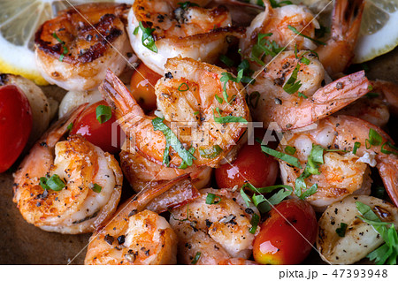 Grilled shrimps prawn with seasoning. Grilled shrimps prawn with seasoning. 47393948