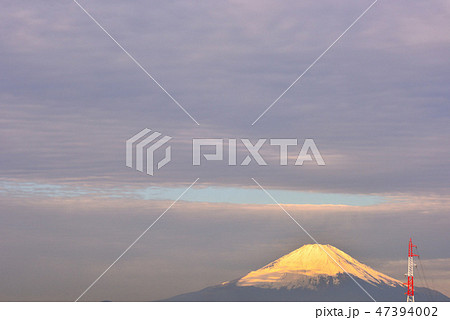 富士山と空を覆う雲 富士山と空を覆う雲 47394002