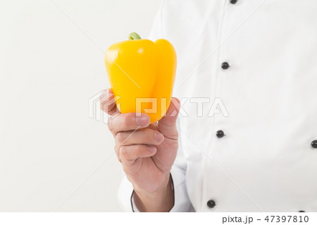 パプリカを持つシェフ パプリカを持つシェフ 47397810