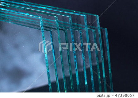 Sheets of Factory manufacturing tempered clear float glass panels cut to size Sheets of Factory manufacturing tempered clear float glass panels cut to size 47398057