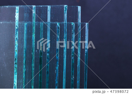 Sheets of Factory manufacturing tempered clear float glass panels cut to size Sheets of Factory manufacturing tempered clear float glass panels cut to size 47398072
