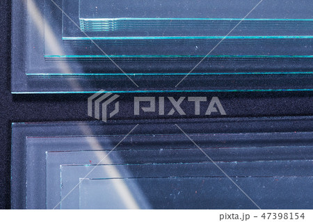 Sheets of Factory manufacturing tempered clear float glass panels cut to size Sheets of Factory manufacturing tempered clear float glass panels cut to size 47398154