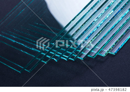 Sheets of Factory manufacturing tempered clear float glass panels cut to size Sheets of Factory manufacturing tempered clear float glass panels cut to size 47398182