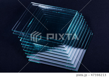 Sheets of Factory manufacturing tempered clear float glass panels cut to size Sheets of Factory manufacturing tempered clear float glass panels cut to size 47398213
