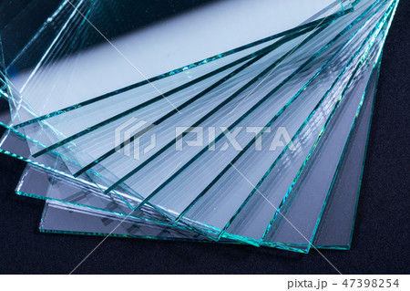 Sheets of Factory manufacturing tempered clear float glass panels cut to size 47398254