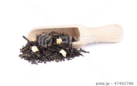 Black and green Ceylon tea with apple and bergamot, isolated on white background. Black and green Ceylon tea with apple and bergamot, isolated on white background. 47402766