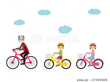 こちらを向いて自転車に乗る、自転車指導員と子ども達 47403608