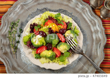 Salad With Olives 47403849