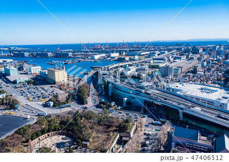 （神奈川県）横浜マリンタワーから眺める本牧埠頭方面 47406512