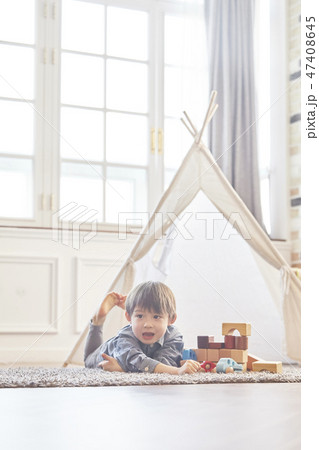 幼児 笑顔 微笑 47408645