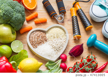Healthy lifestyle concept with vegetarian food  47413005