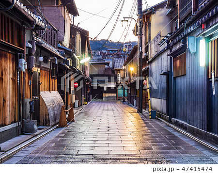 京都　祇園の路地 47415474