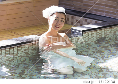 若い女性、お風呂、温泉、温泉施設、大浴場、銭湯、天然温泉、スーパー銭湯 若い女性、お風呂、温泉、温泉施設、大浴場、銭湯、天然温泉、スーパー銭湯 47420138