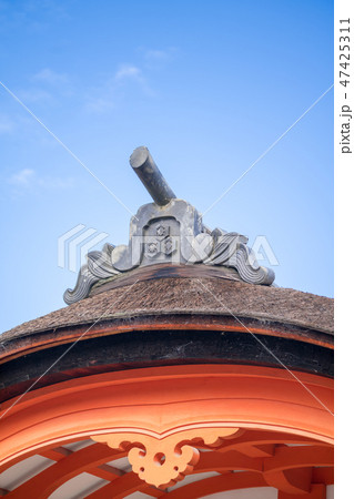 厳島神社 神紋瓦 「三つ盛り二重亀甲に剣花菱」 厳島神社 神紋瓦 「三つ盛り二重亀甲に剣花菱」 47425311
