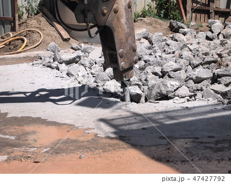 Concrete hacking machine hacking concrete Concrete hacking machine hacking concrete 47427792