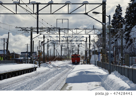 道南 いさりび鉄道 冬 函館 キハ40 雪 オレンジ 道南 いさりび鉄道 冬 函館 キハ40 雪 オレンジ 47428441