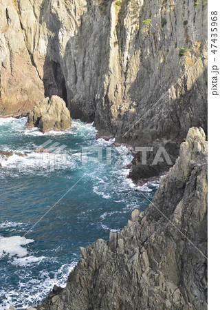 【兵庫県　香住海岸】今子浦・大引の鼻　冬の荒波 47435968
