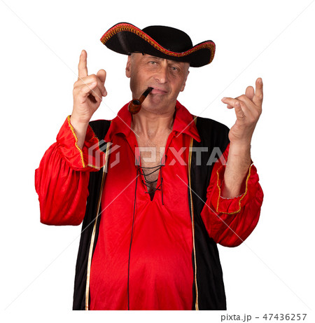 Portraite man pirate isolated on the white background 47436257