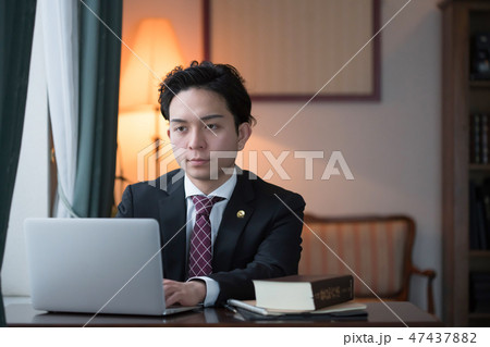 弁護士 弁護士 47437882