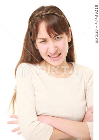 憎しみを抑えられない混血の女性 憎しみを抑えられない混血の女性 47439218
