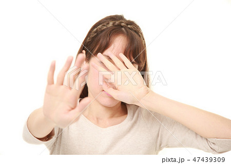 顔出しを拒絶する女性 47439309