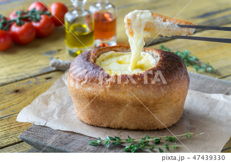 Camembert bread bowl 47439330