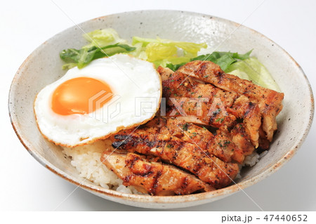 チキンステーキ丼 47440652