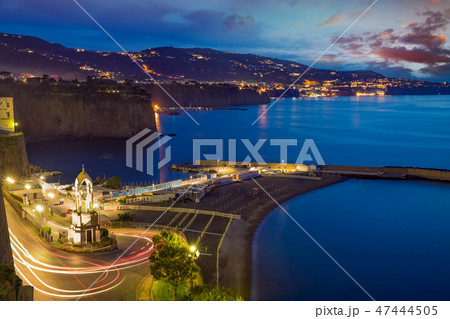 Night view of rocky coastline Sorrento, Italy 47444505