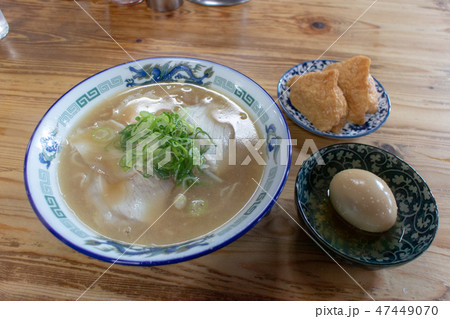 下松の牛骨ラーメン、煮玉子、お稲荷さん付き 下松の牛骨ラーメン、煮玉子、お稲荷さん付き 47449070