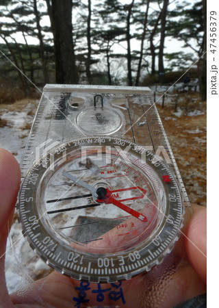 山歩き 登山 コンパス 47456379