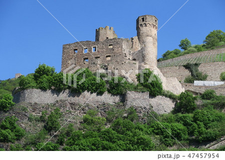 ライン川クルーズで古城を巡る旅 クルーズ船からの美しい景観 エーレンフェルス城跡 ライン川クルーズで古城を巡る旅 クルーズ船からの美しい景観 エーレンフェルス城跡 47457954