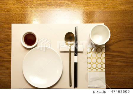 食卓 テーブル 皿 47462609