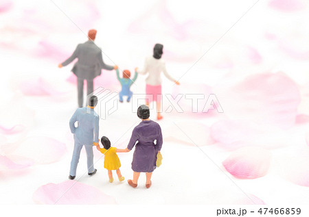 親子と桜 47466859