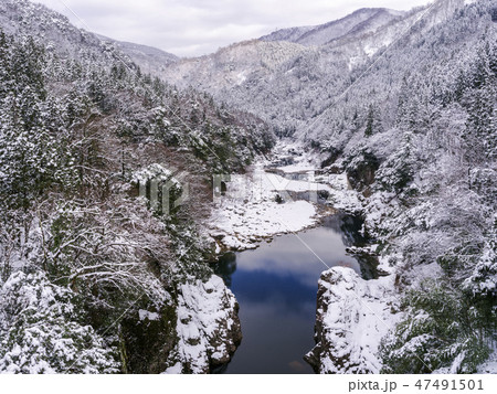 冬の溪谷（富山県） 47491501