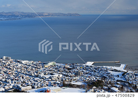 北海道函館市住吉漁港の冬の風景を函館山から撮影 北海道函館市住吉漁港の冬の風景を函館山から撮影 47500829