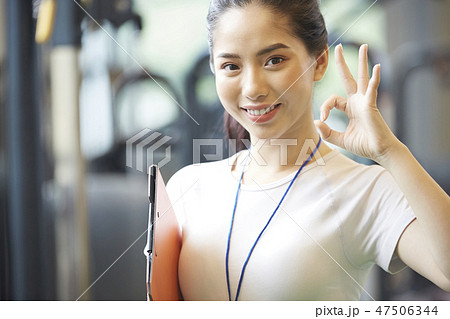 女性　フィットネスジム　スタッフ 47506344