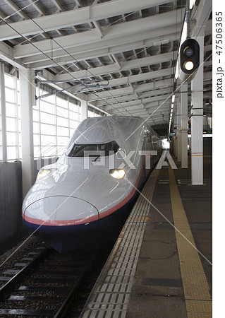 冬のガーラ湯沢駅に停車中の上越新幹線Max号 冬のガーラ湯沢駅に停車中の上越新幹線Max号 47506365