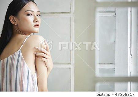 女性　ビューティー 47506817