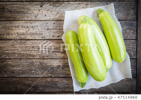 Fresh organic zucchini 47514960