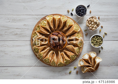 Arabian pancake stuffed with sweet cheese 47516986